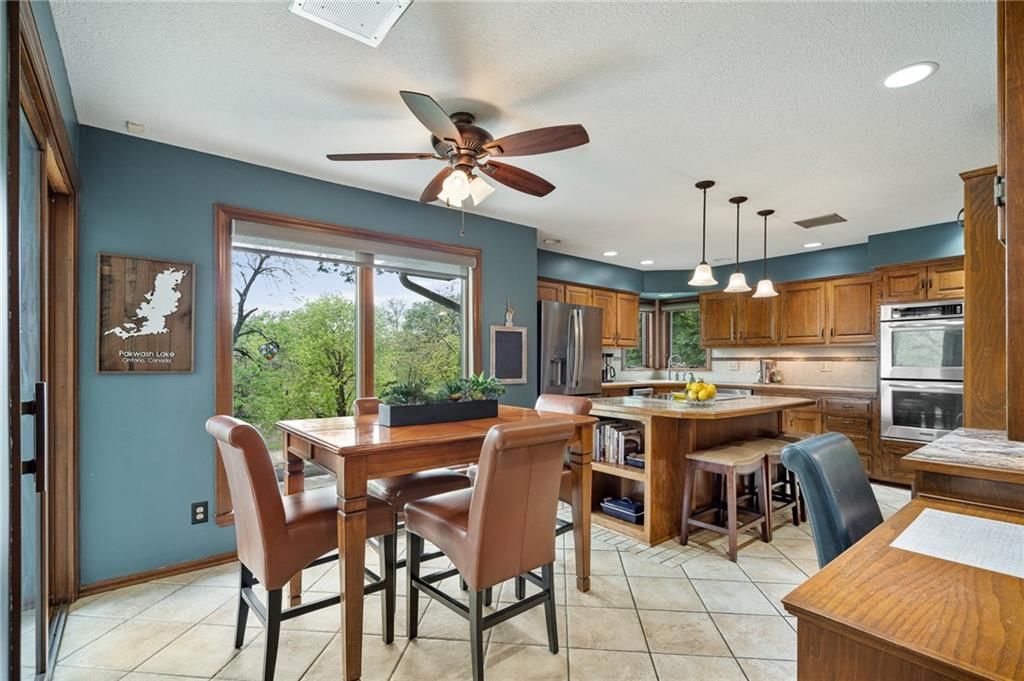 219 NW Locust Street — photo 18