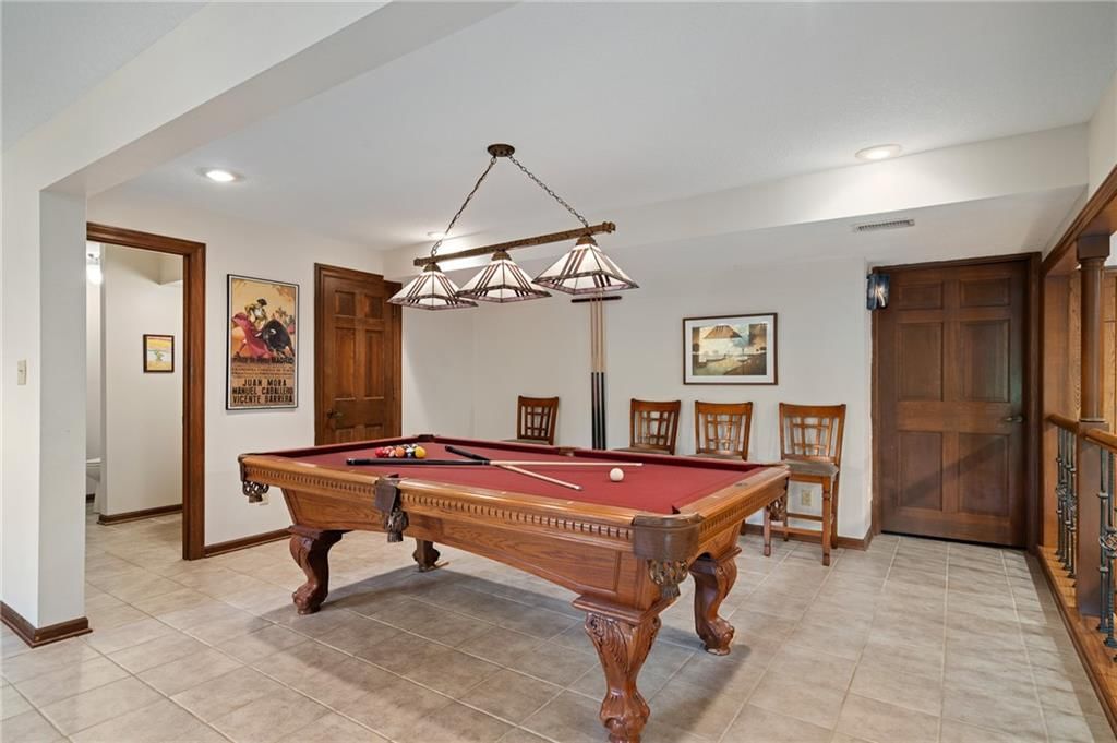 219 NW Locust Street — photo 37