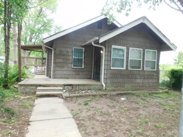 401 OAKLEY Avenue — photo 1