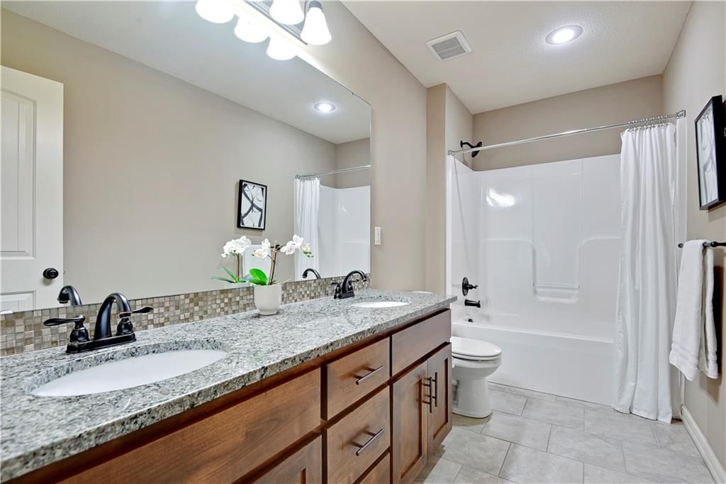 1420 CREEKMOOR Drive — photo 26