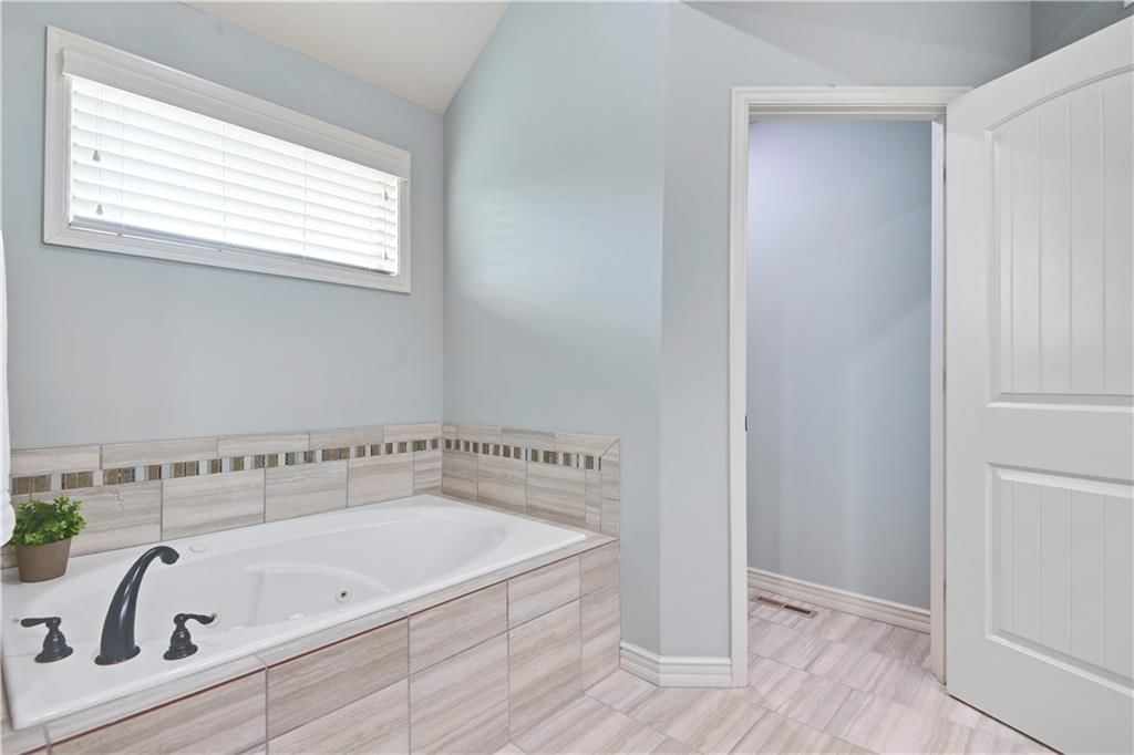 1420 CREEKMOOR Drive — photo 34