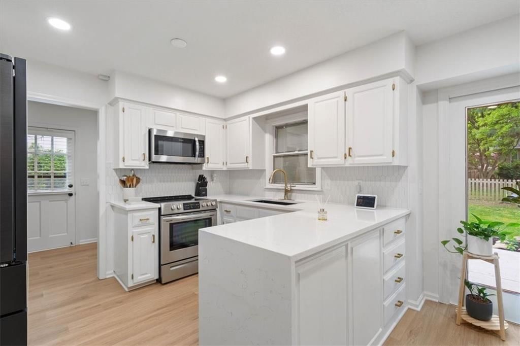 9221 W 113th Street — photo 14
