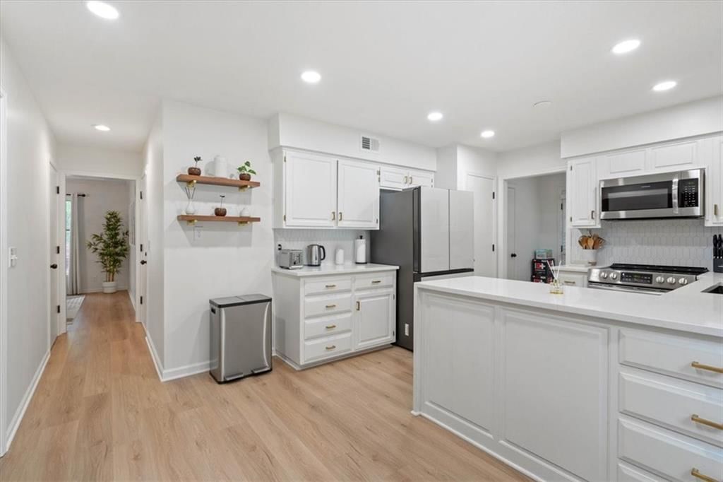 9221 W 113th Street — photo 15