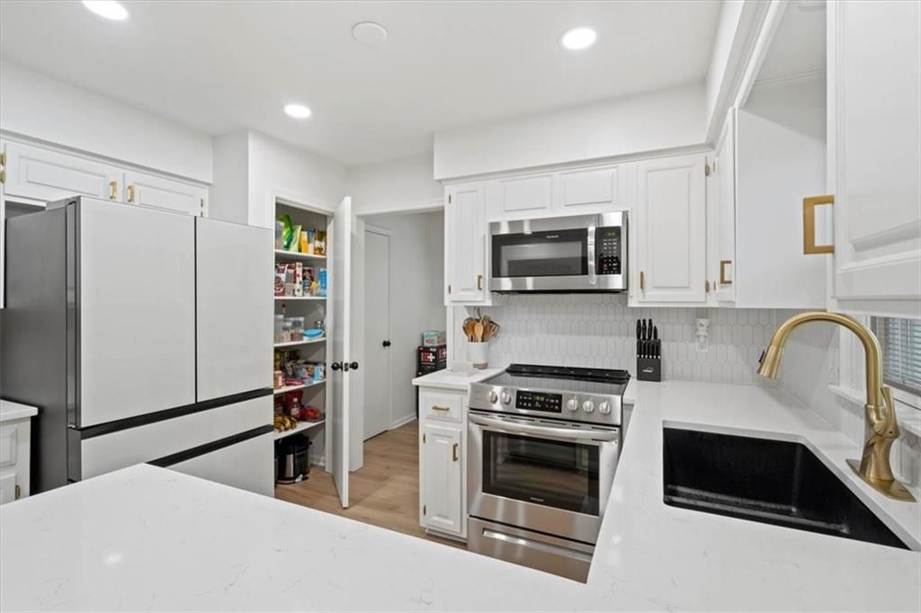 9221 W 113th Street — photo 17