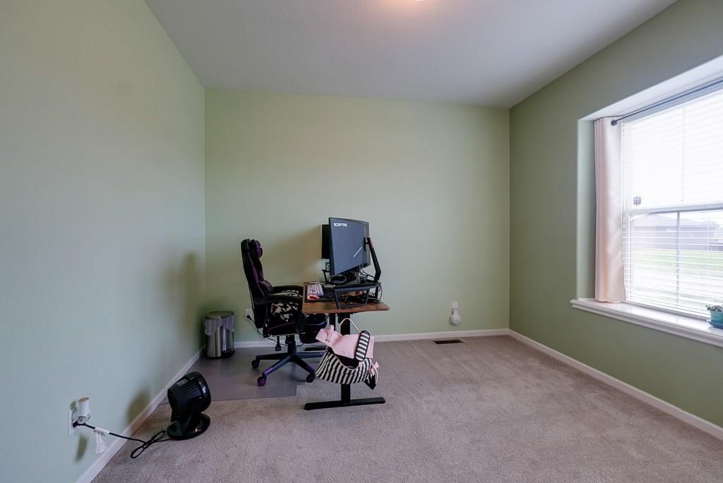 1504 Shane Lane — photo 3