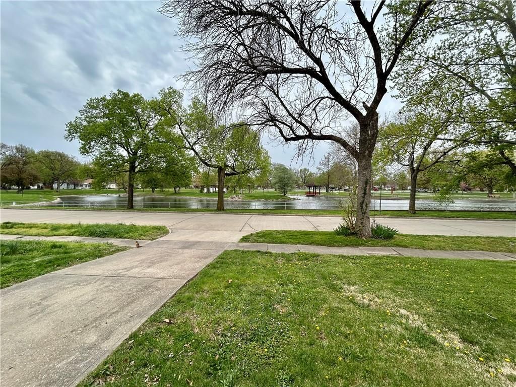 1216 Liberty Park Boulevard — photo 43