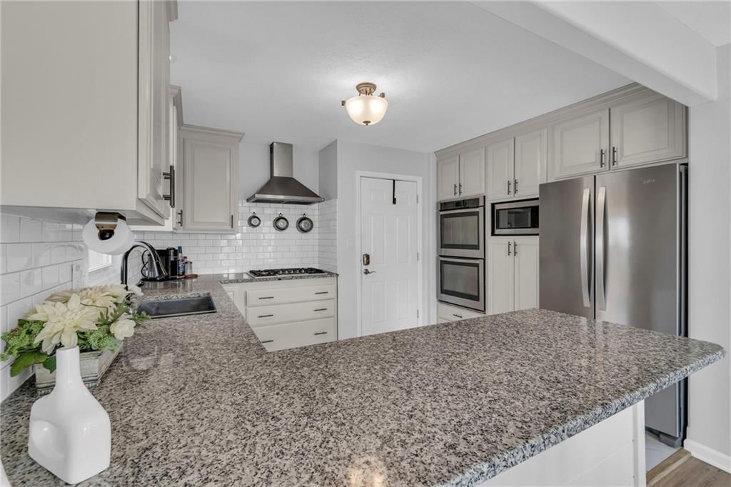 100 S Woodson Drive — photo 16