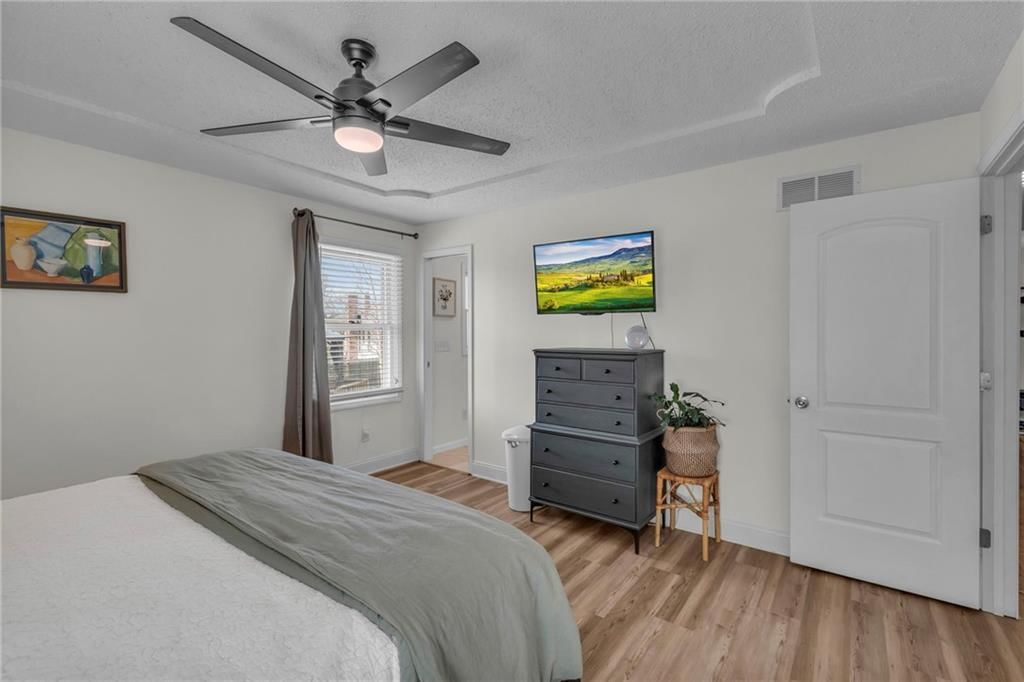 100 S Woodson Drive — photo 19