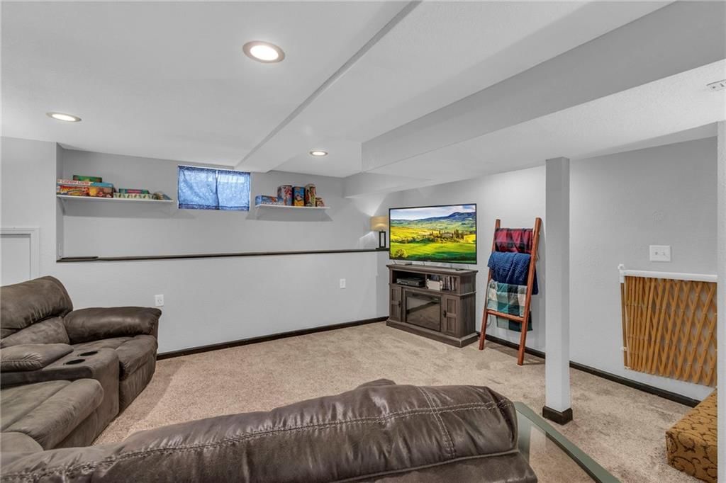 100 S Woodson Drive — photo 29