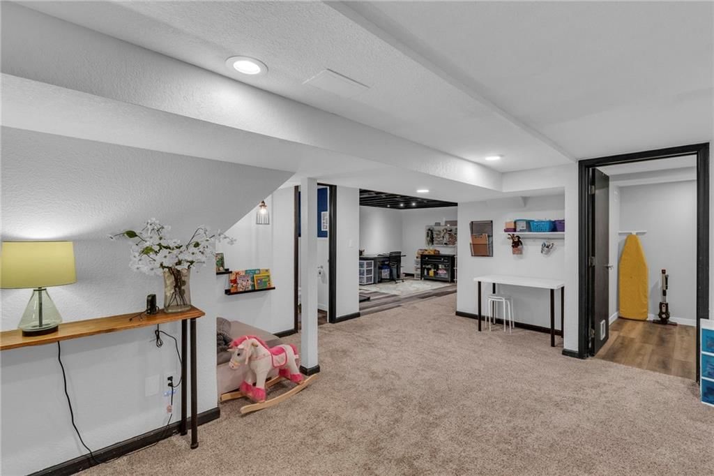100 S Woodson Drive — photo 30