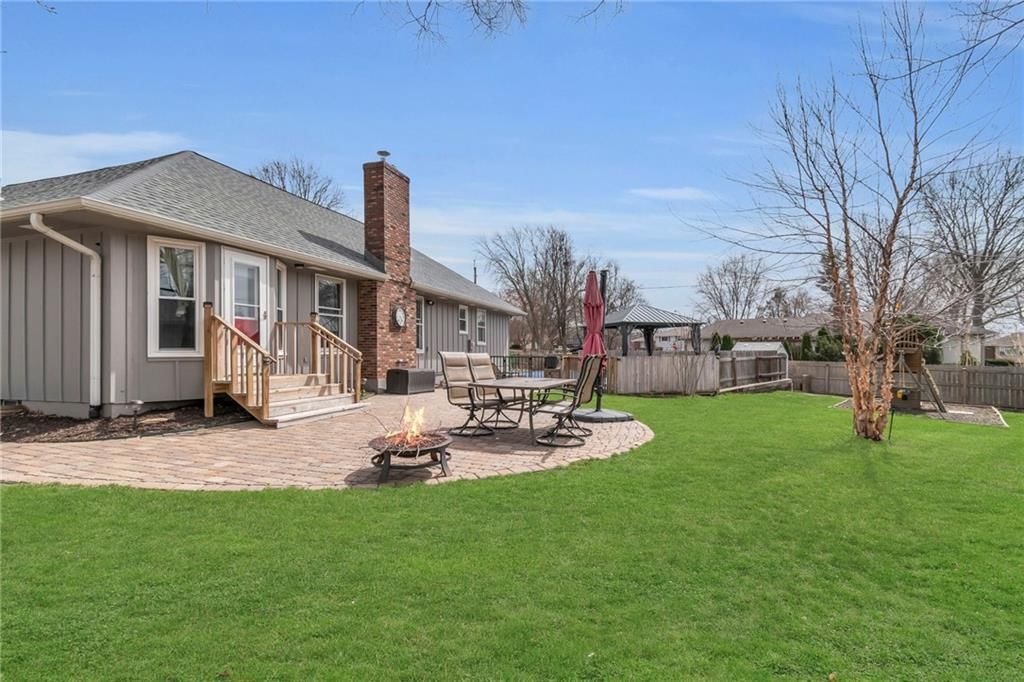 100 S Woodson Drive — photo 36
