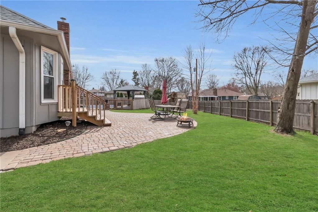100 S Woodson Drive — photo 37