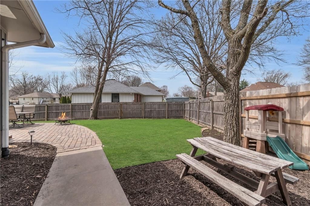 100 S Woodson Drive — photo 38