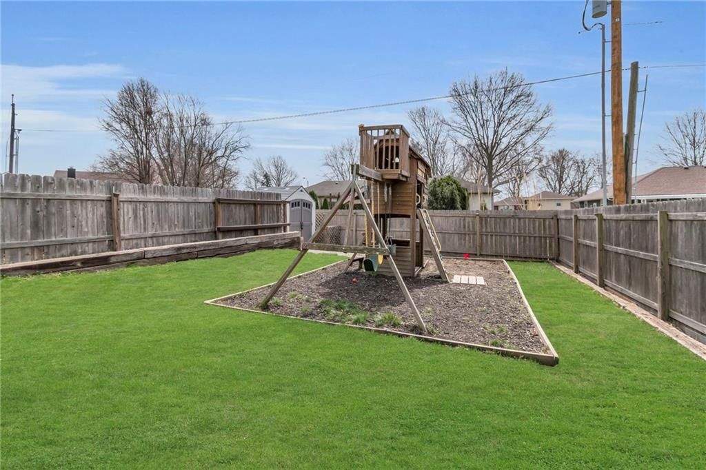 100 S Woodson Drive — photo 39