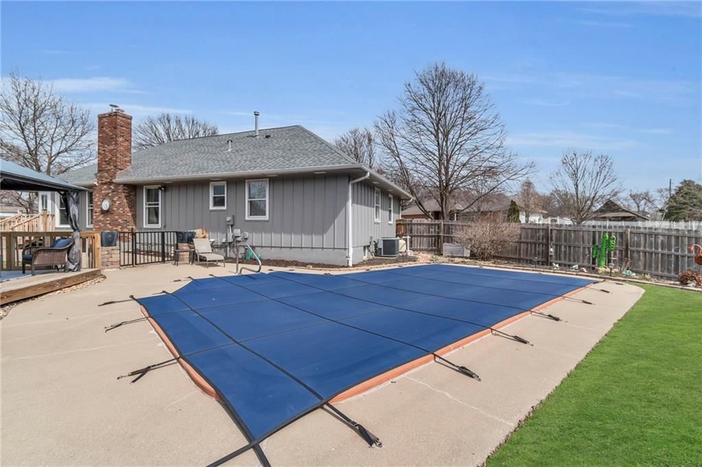 100 S Woodson Drive — photo 42