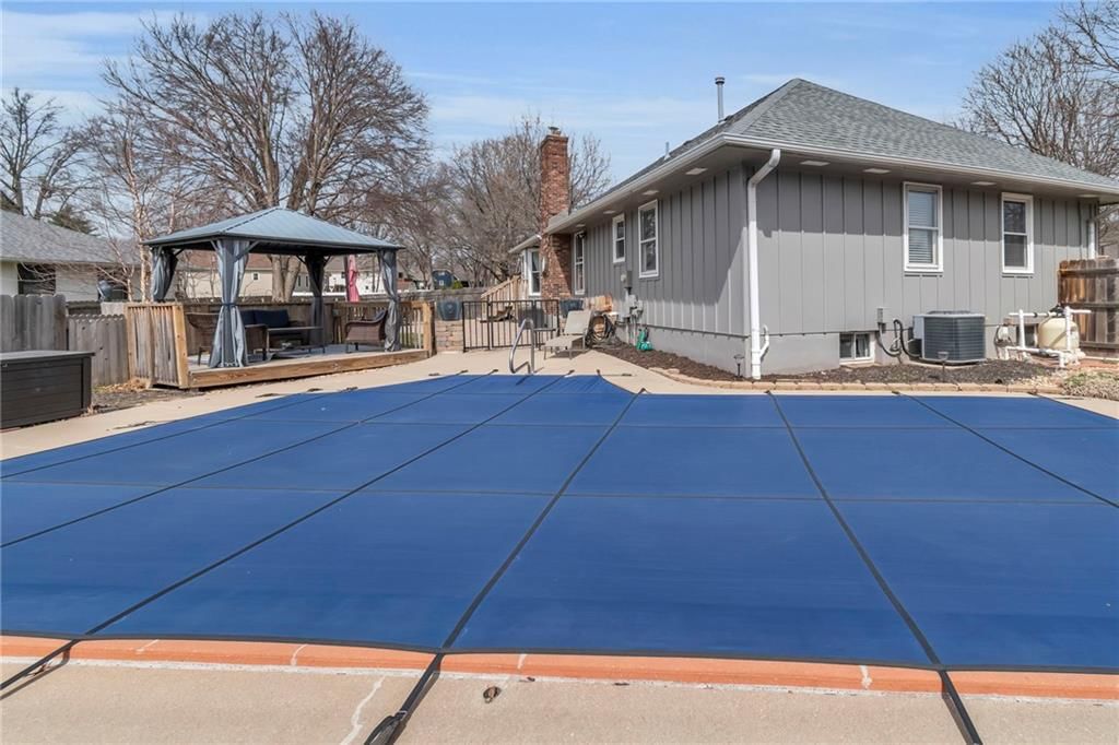 100 S Woodson Drive — photo 43