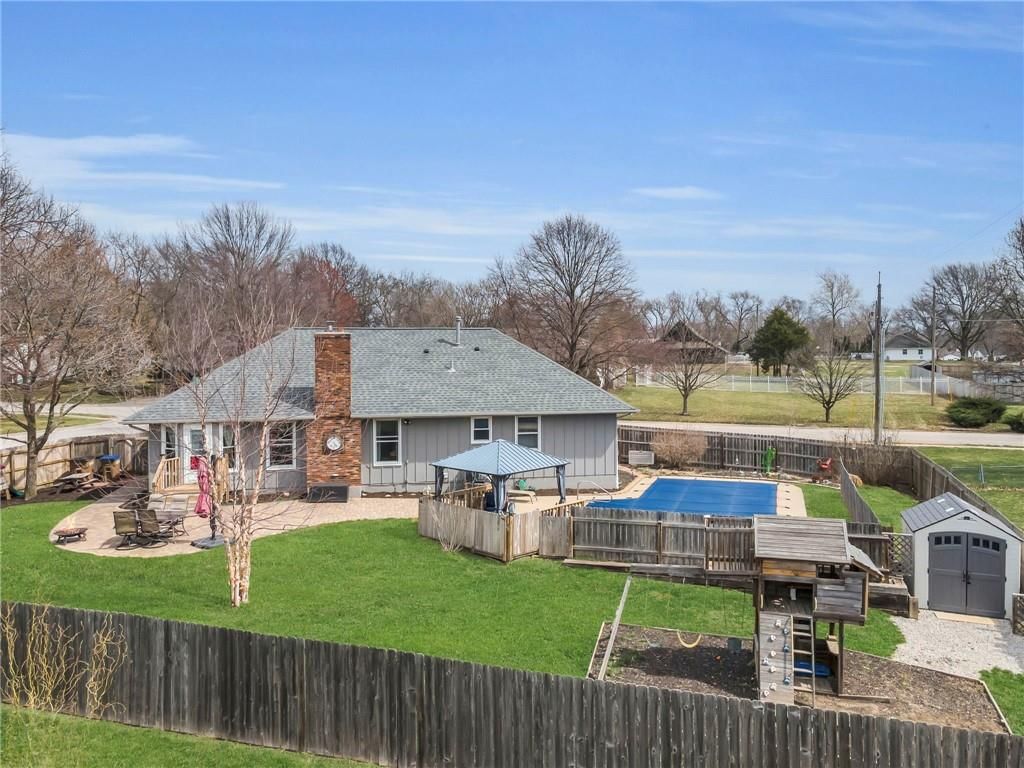 100 S Woodson Drive — photo 46