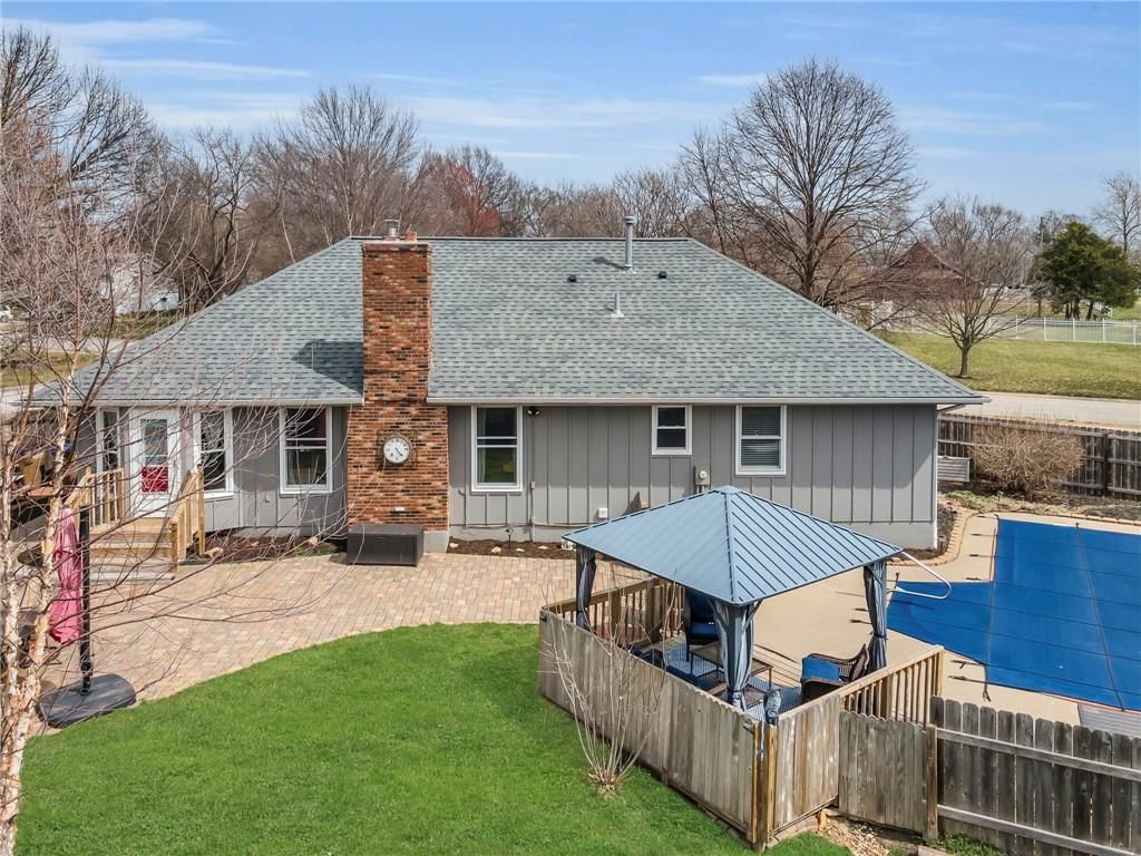 100 S Woodson Drive — photo 47