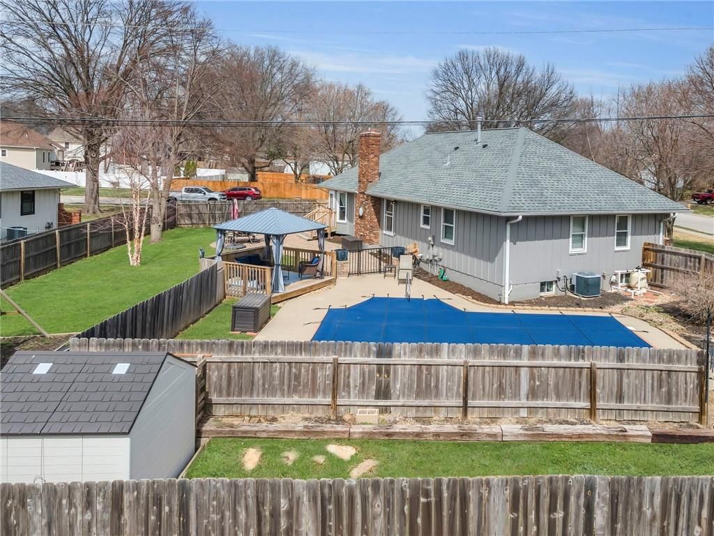 100 S Woodson Drive — photo 48