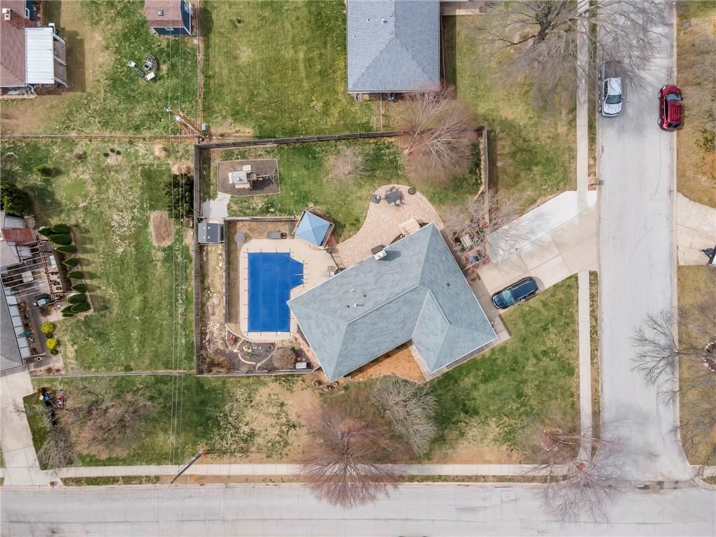 100 S Woodson Drive — photo 61