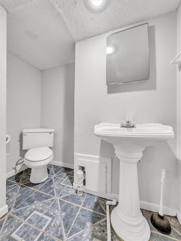 1310 Baltimore Street — photo 7