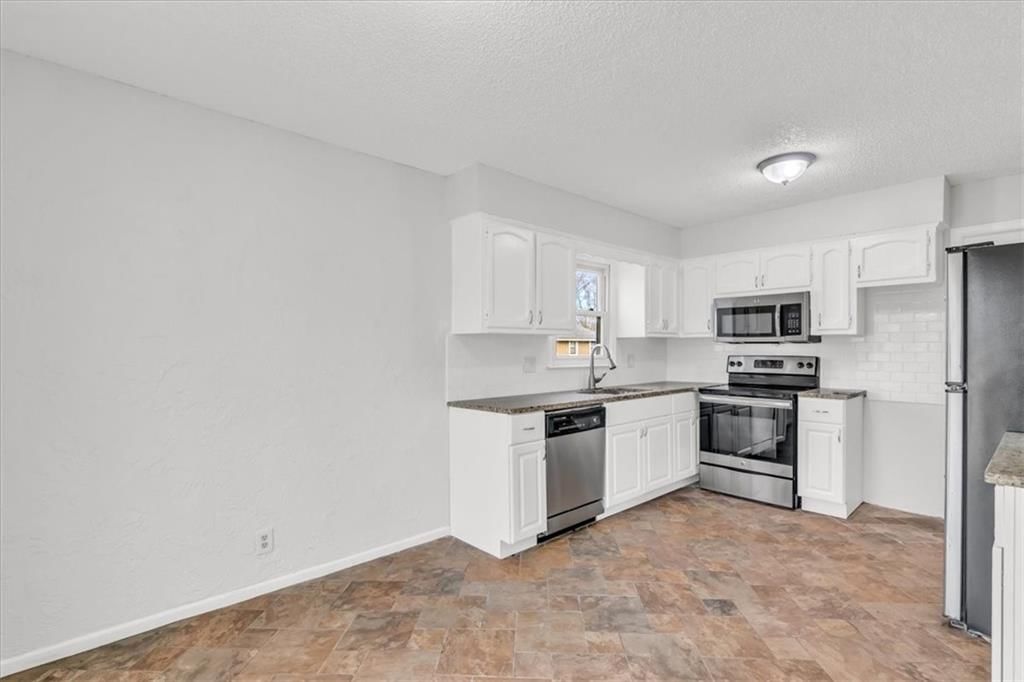 7803 N Garfield Avenue — photo 10