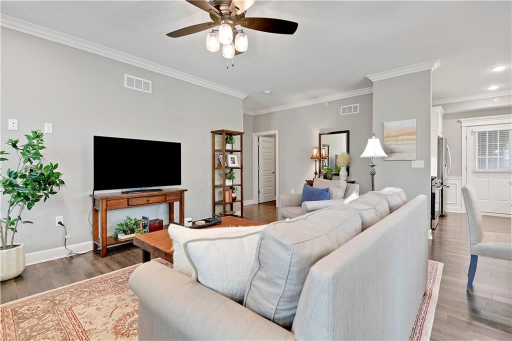 16001 Granada Street — photo 7