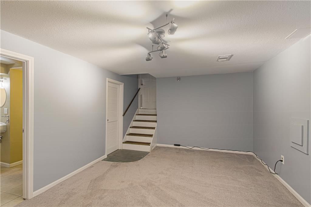 10603 Walrond Avenue — photo 21