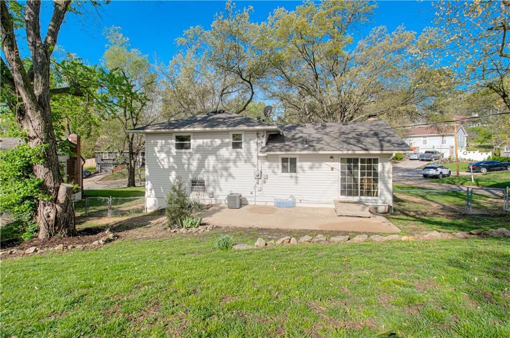 10603 Walrond Avenue — photo 26