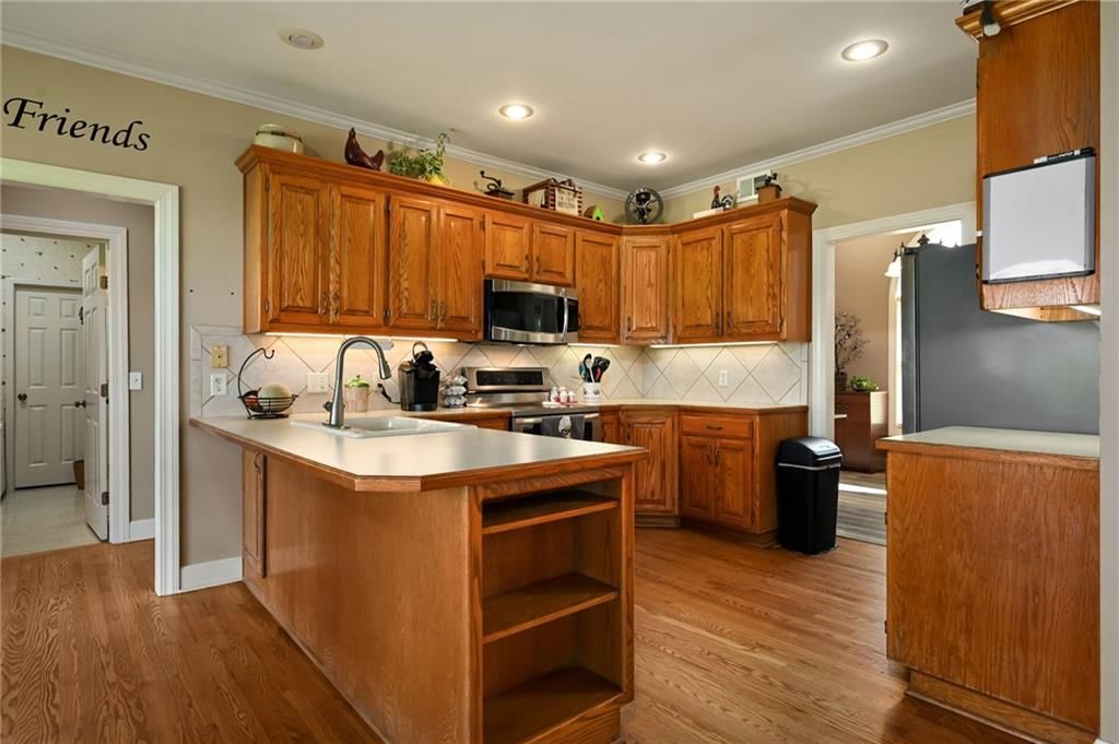 Photo 20 of 38 - 220 Lakota Lane
