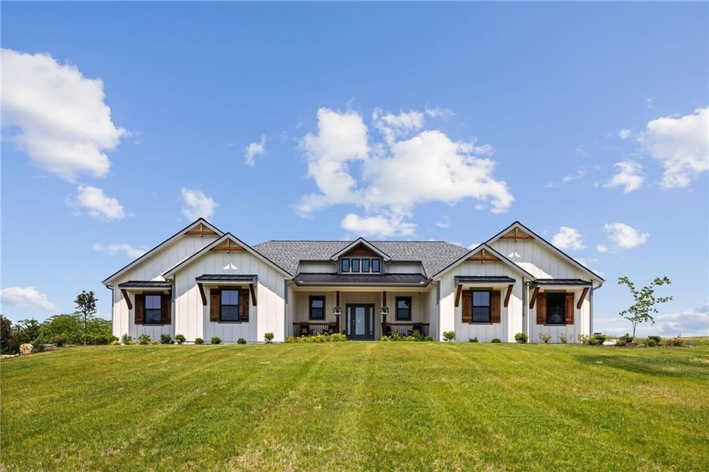 18068 Stillwell Road, Linwood, KS