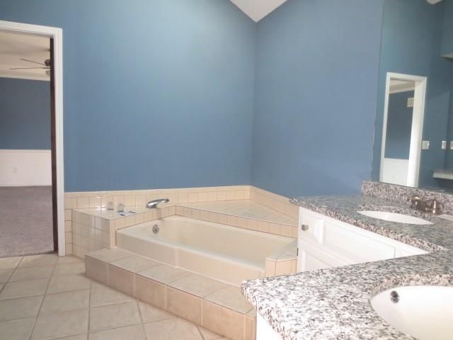 1216 NW Oak Lawn Court — photo 31