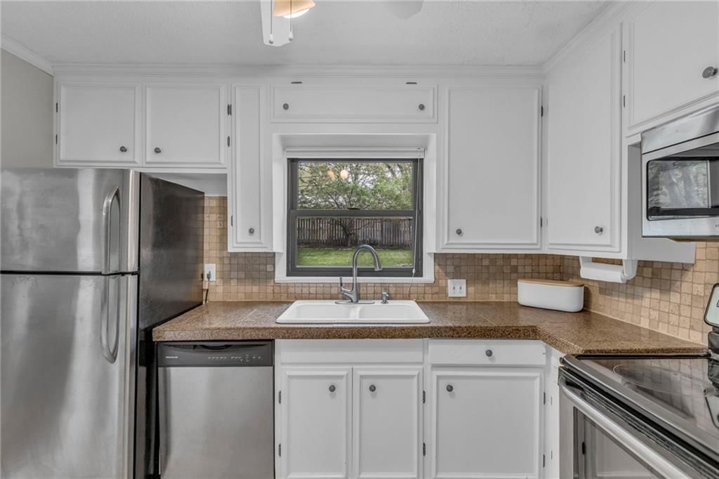5918 W 75th Terrace — photo 13
