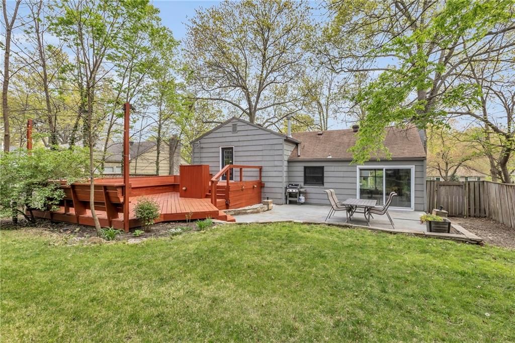 5918 W 75th Terrace — photo 27