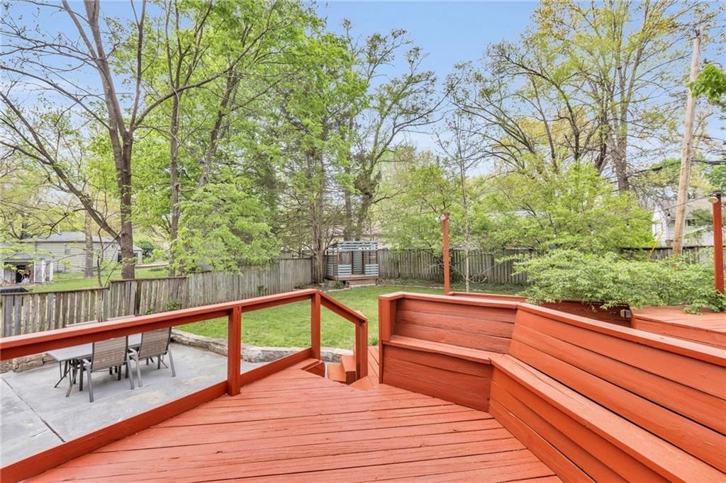 5918 W 75th Terrace — photo 31