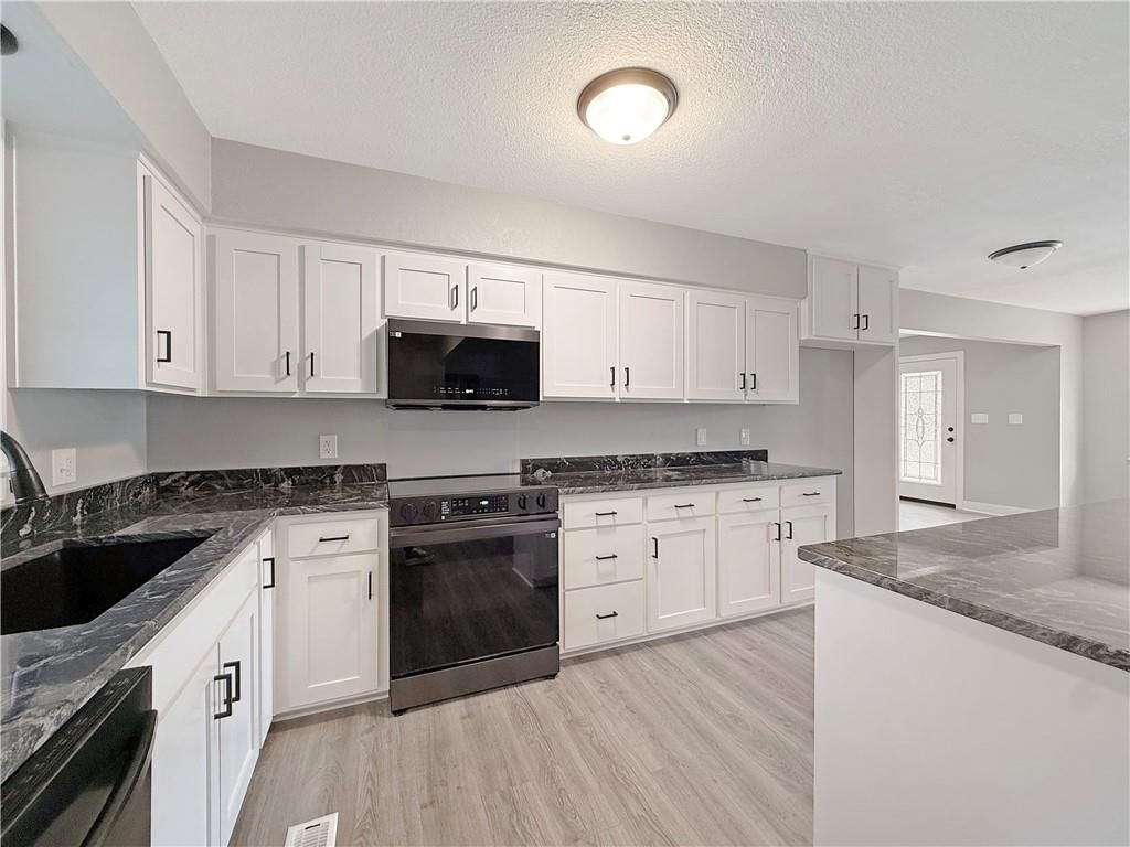 4248 Country Squire Road — photo 6
