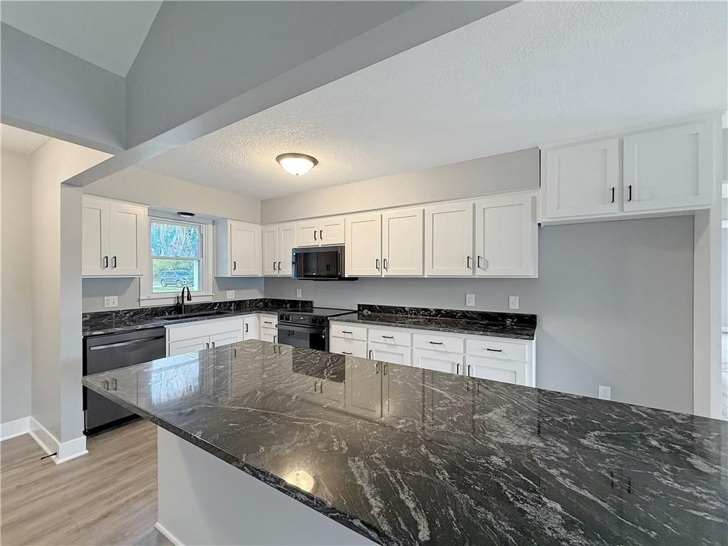 4248 Country Squire Road — photo 8