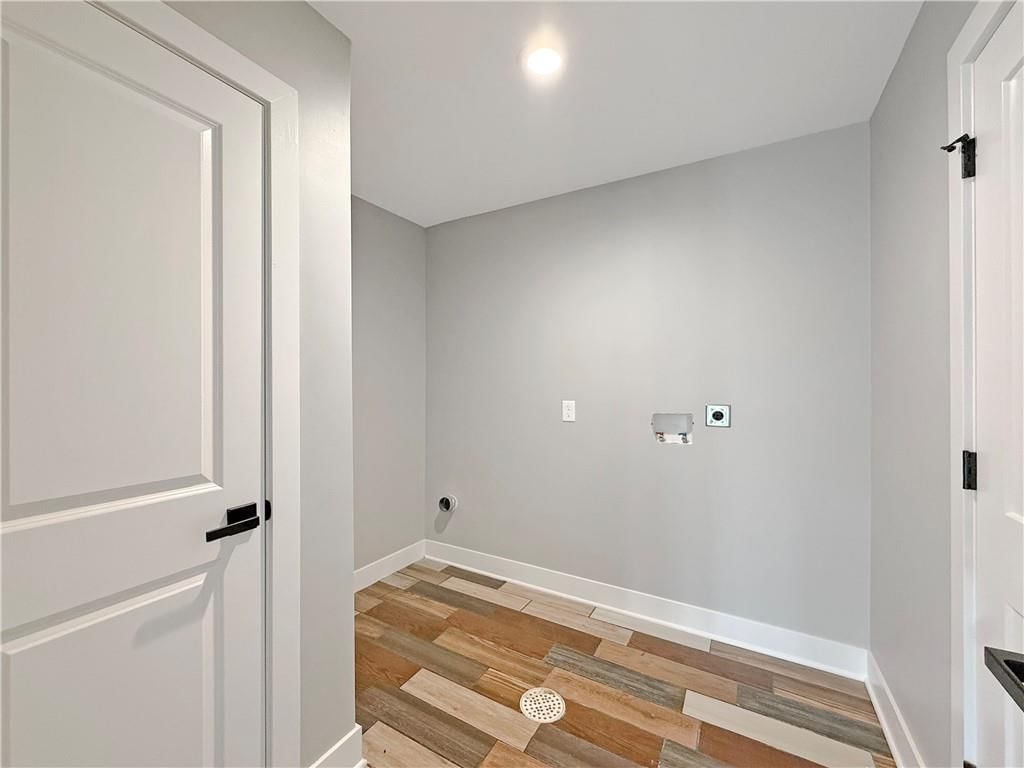 4248 Country Squire Road — photo 15