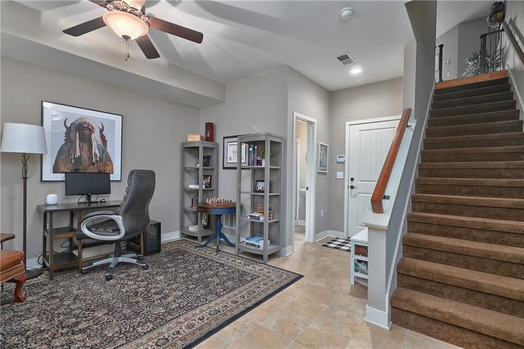 3877 Thompson Street — photo 9