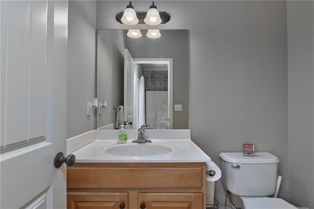 3877 Thompson Street — photo 21