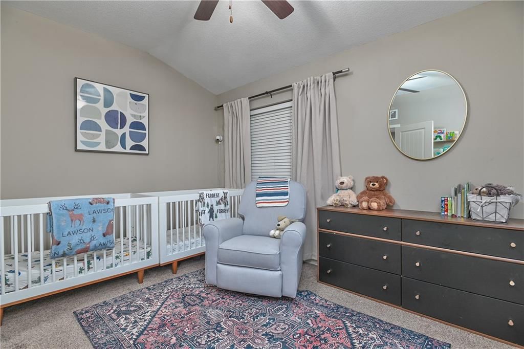 3877 Thompson Street — photo 25