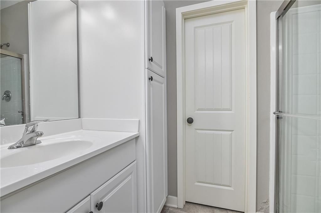 3877 Thompson Street — photo 26