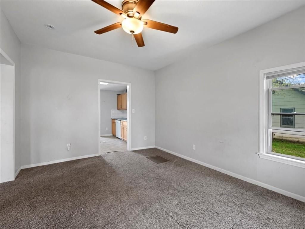 924 Dakota Street — photo 5