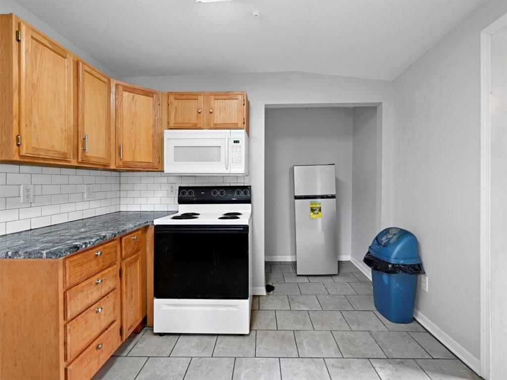 924 Dakota Street — photo 8
