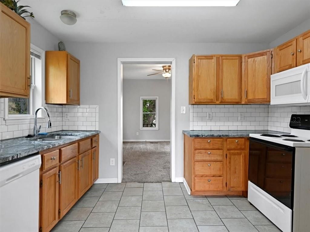 924 Dakota Street — photo 9