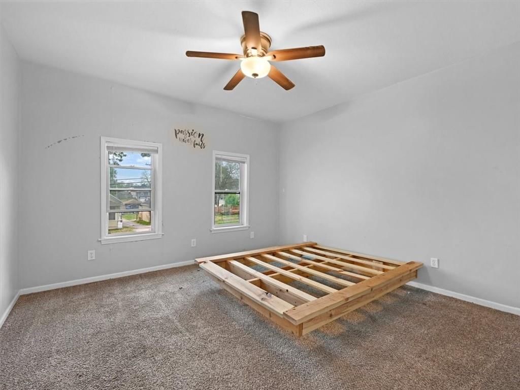 924 Dakota Street — photo 11