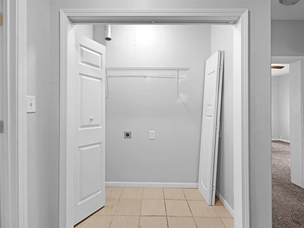924 Dakota Street — photo 17