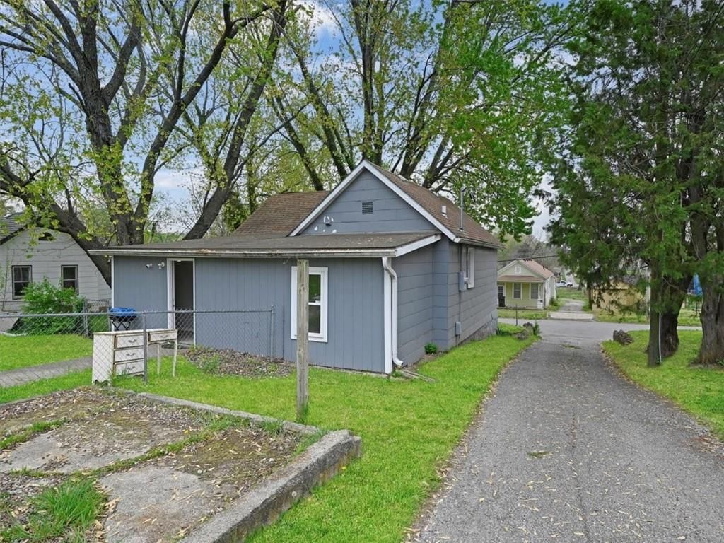 924 Dakota Street — photo 18