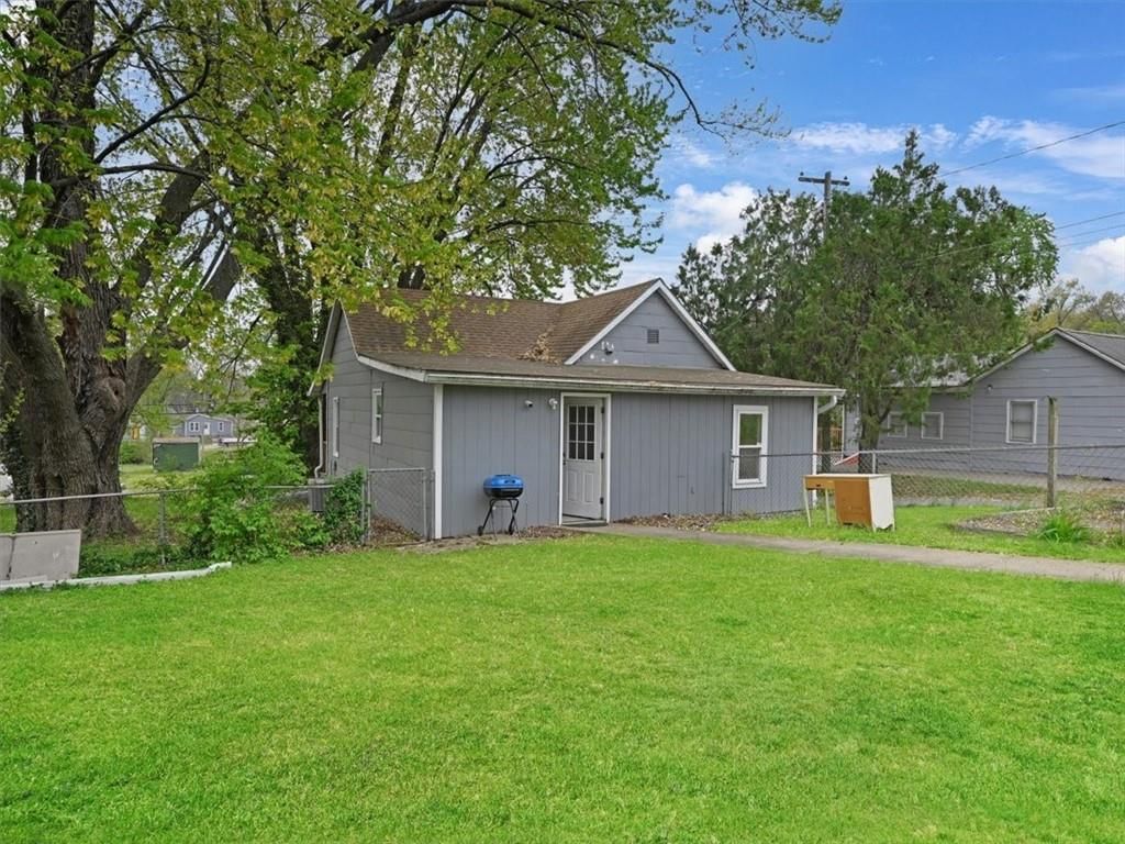 924 Dakota Street — photo 20