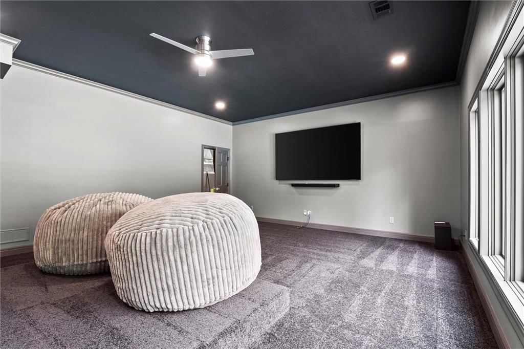 11305 Canterbury Court — photo 55